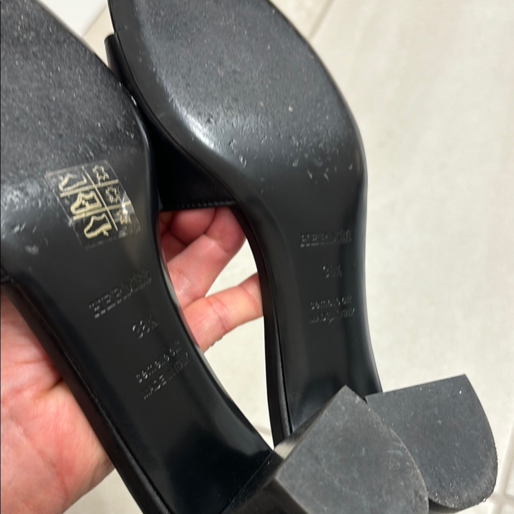 🌺🌸HERMÈS Sandals🌸🌺 - Picture 8 of 13